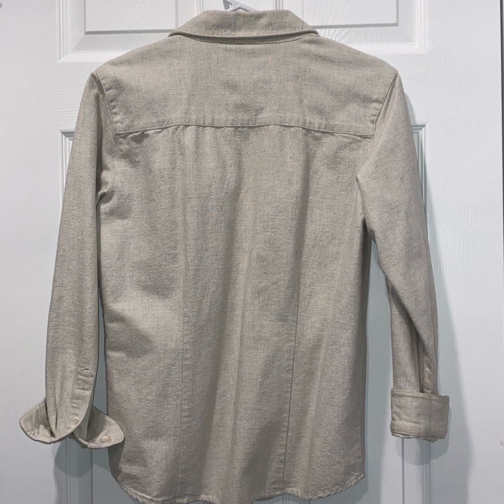 Button up - Picture 4 of 4